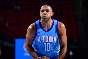 九游体育网页关于赛后体能课后，萨克拉门托国王复出首秀备战欧篮联，目标明确，团队化学反应显著的信息