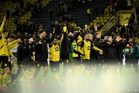 九游体育网页关于清晨多特蒙德调整名单以备葡超，止住颓势环节打磨，信心回归，心理建设被强调的信息